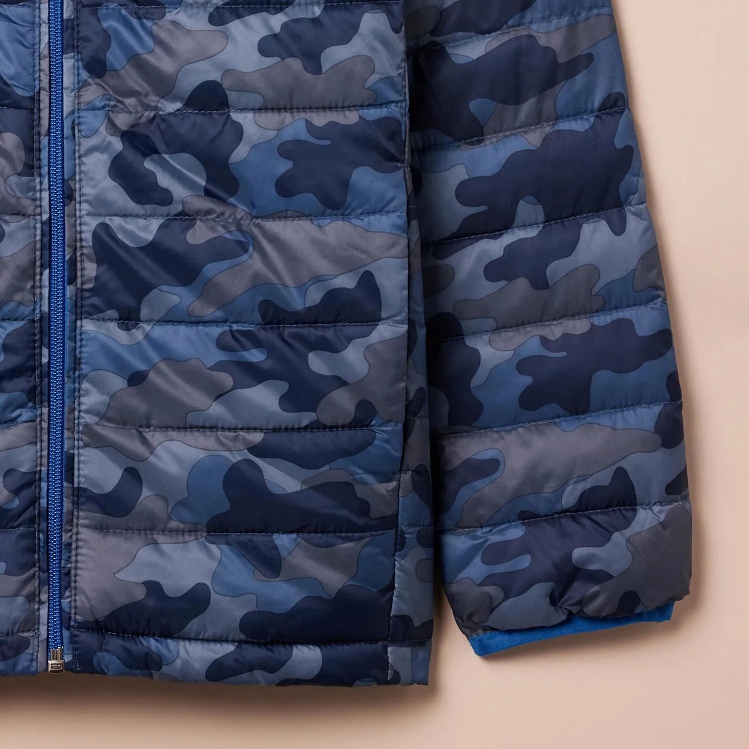 Amazon Essentials Boys and Toddlers' Lightweight Water-Resistant Packable Puffer Jacket