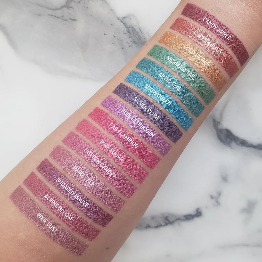 Aromi Dark Red Metallic Liquid Lipstick | Ruby Maroon Lip Color with Shimmery Finish, Vegan, Cruelty-free, Holiday Makeup, Long-Lasting (Candy Apple)