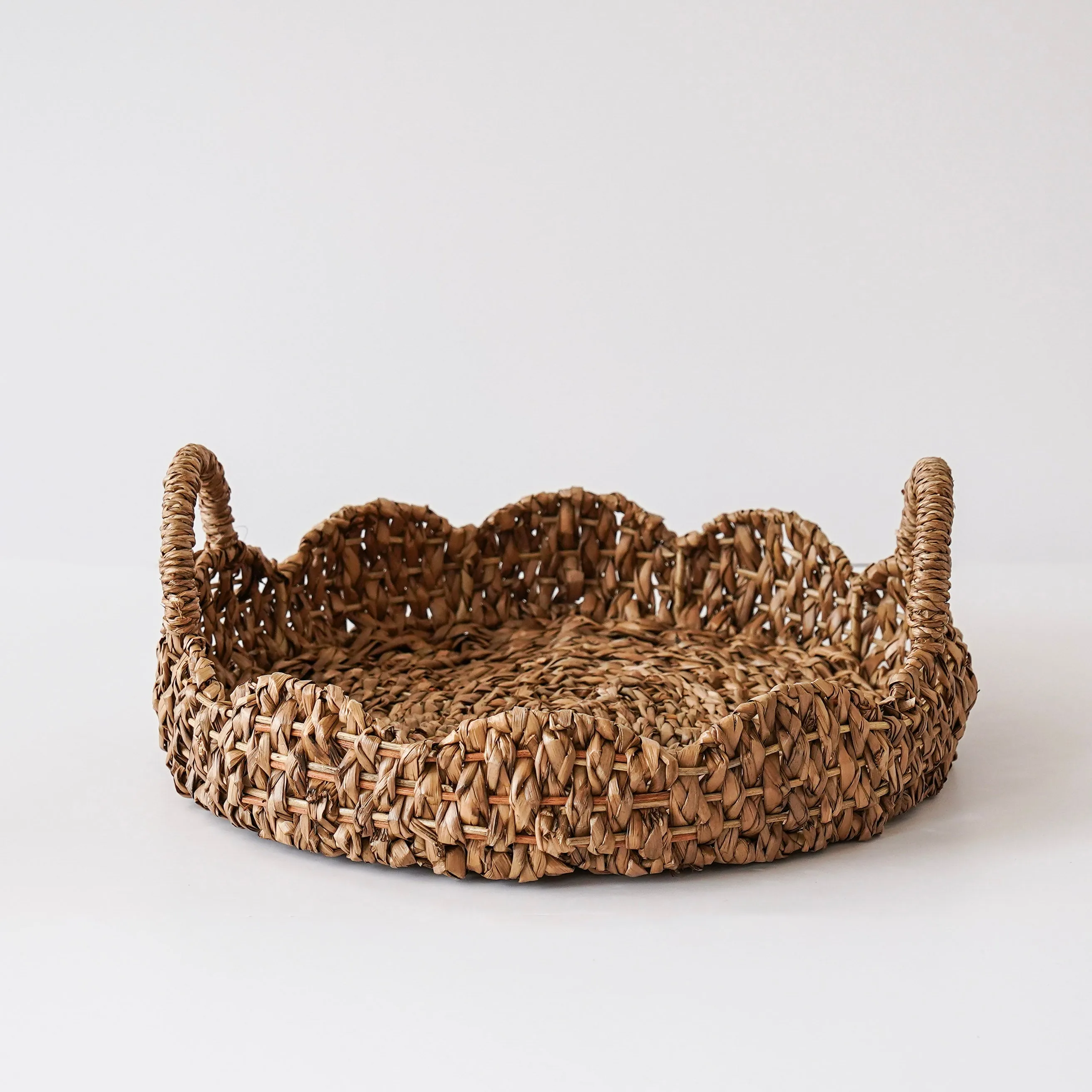 Braided Scalloped Seagrass Tray