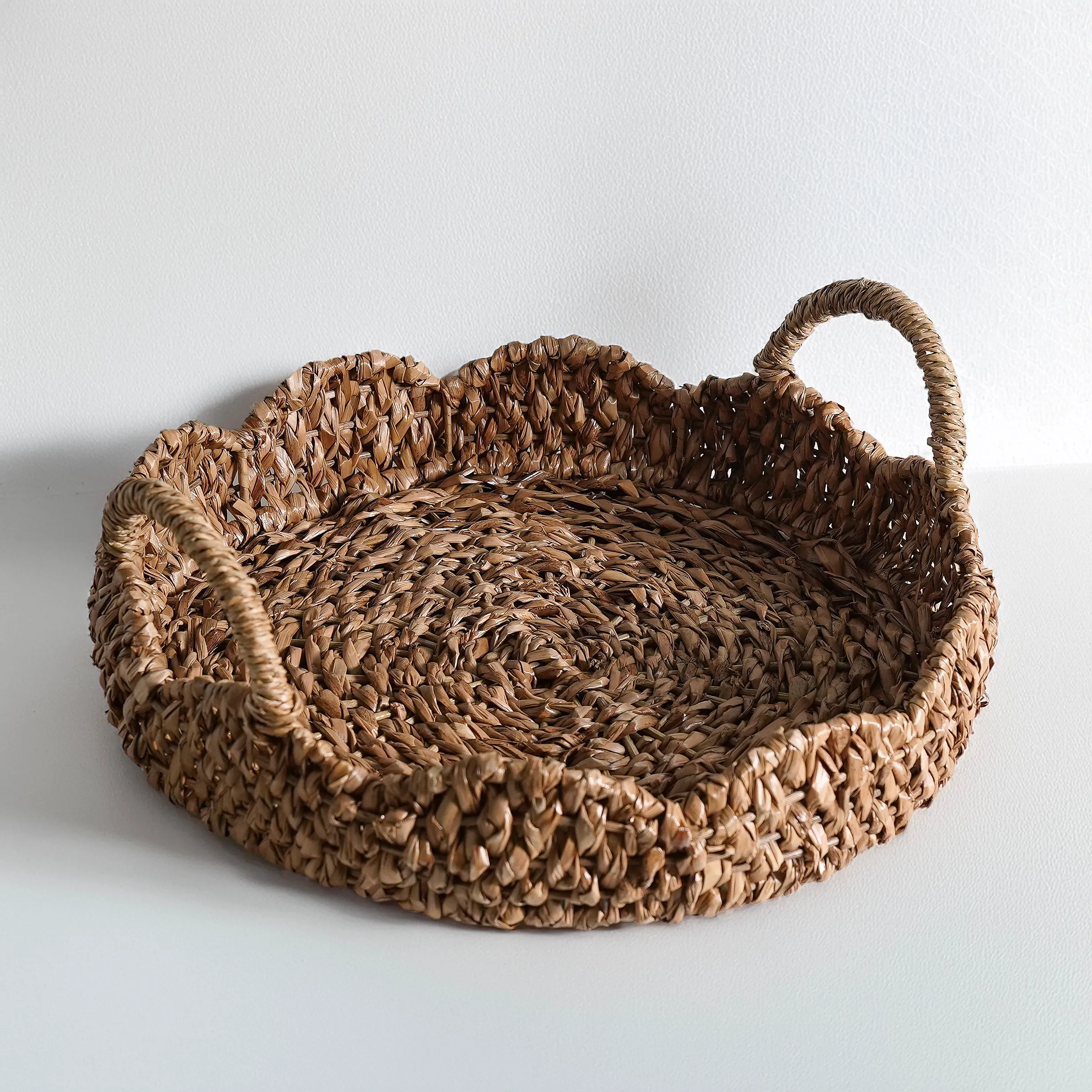 Braided Scalloped Seagrass Tray