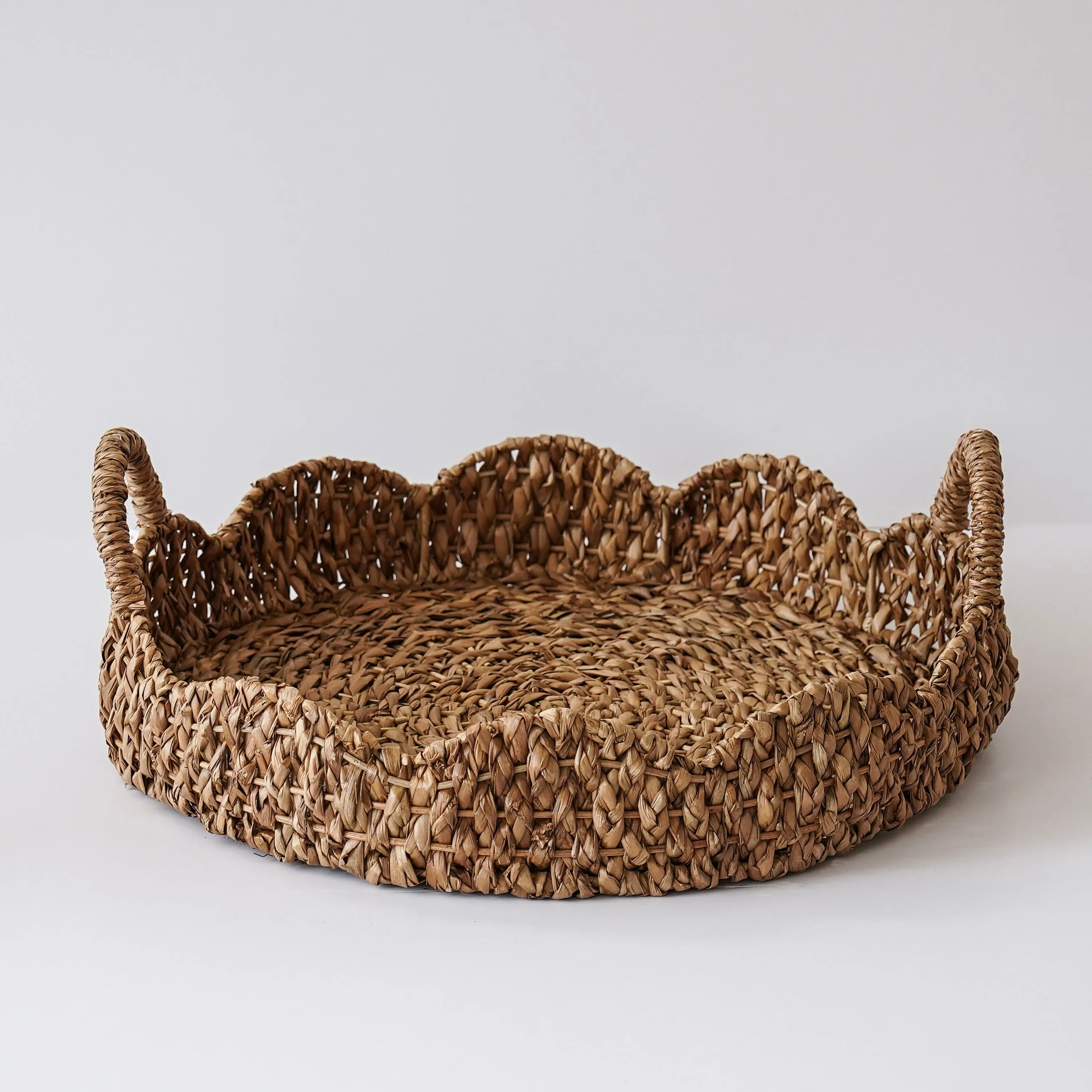 Braided Scalloped Seagrass Tray