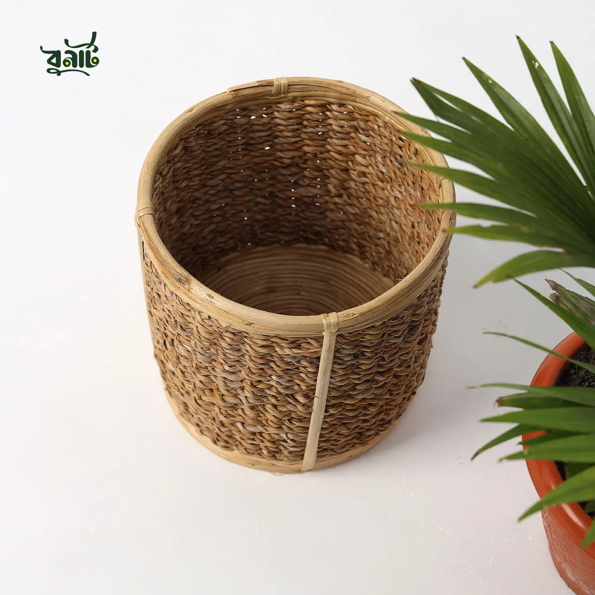 cane & seagrass planter