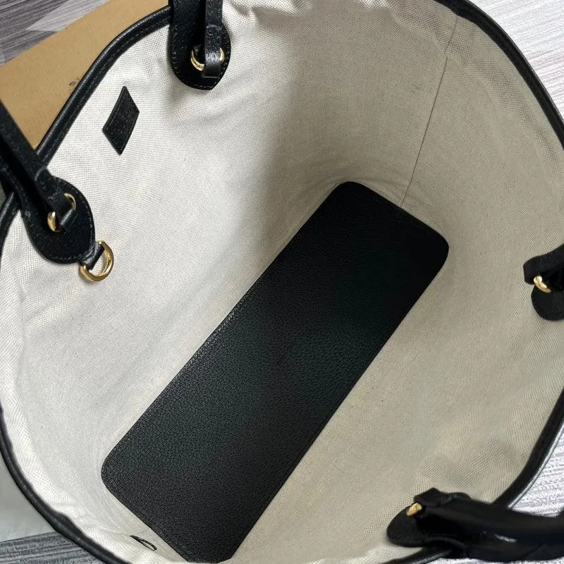 Charm - GG Bags - 664