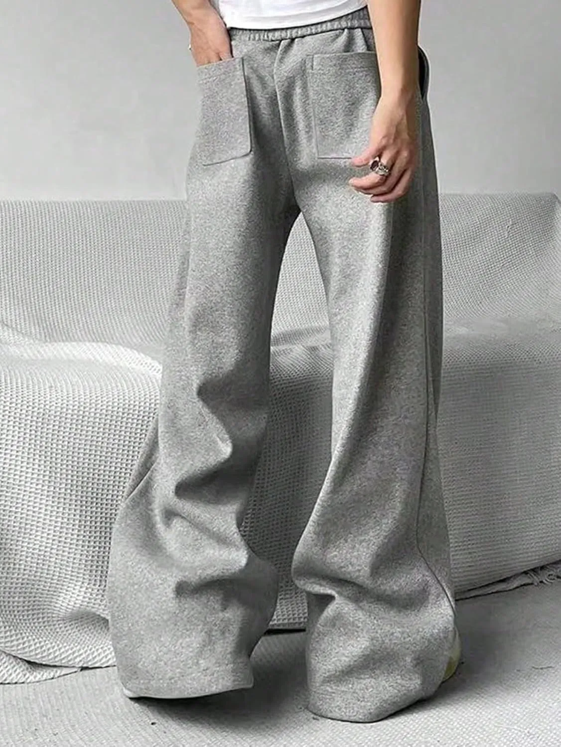COZYEASE Men's Sweatpants Athletic Drawstring Waist Wide Leg Sweatpants Casual Baggy Pants with Pockets