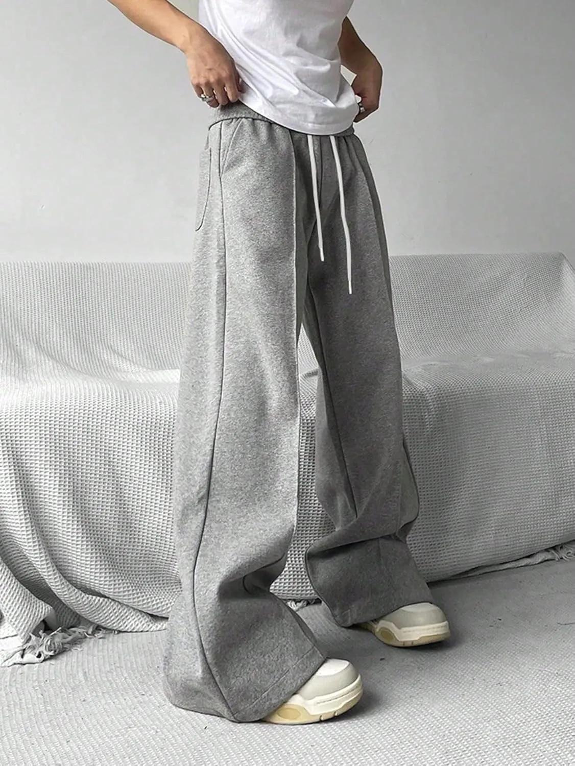 COZYEASE Men's Sweatpants Athletic Drawstring Waist Wide Leg Sweatpants Casual Baggy Pants with Pockets