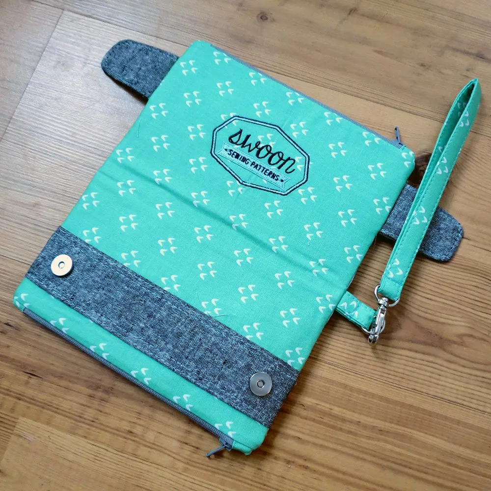 Della Wallet Clutch