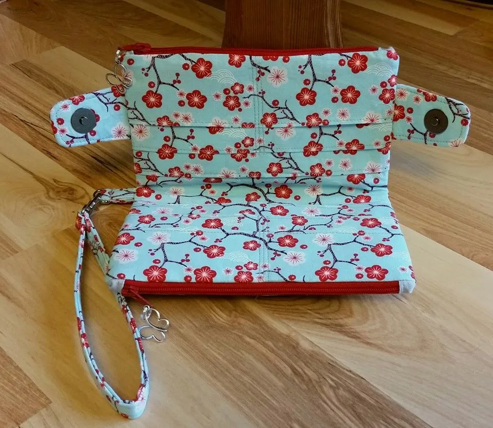Della Wallet Clutch