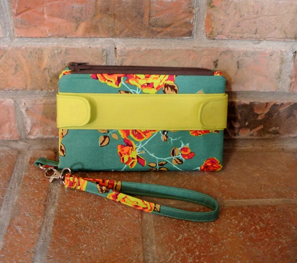 Della Wallet Clutch