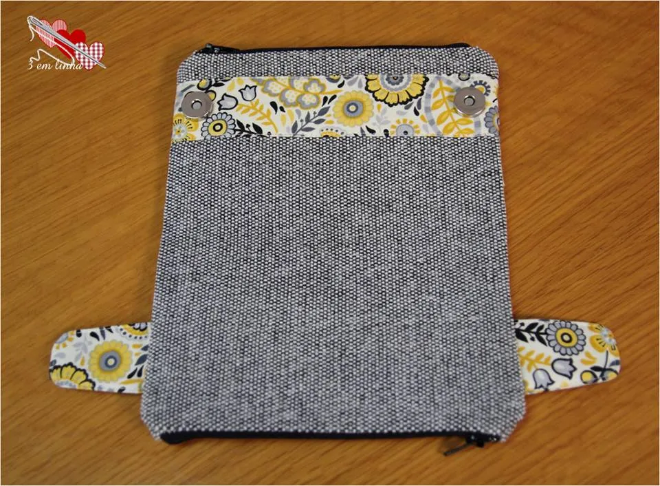 Della Wallet Clutch