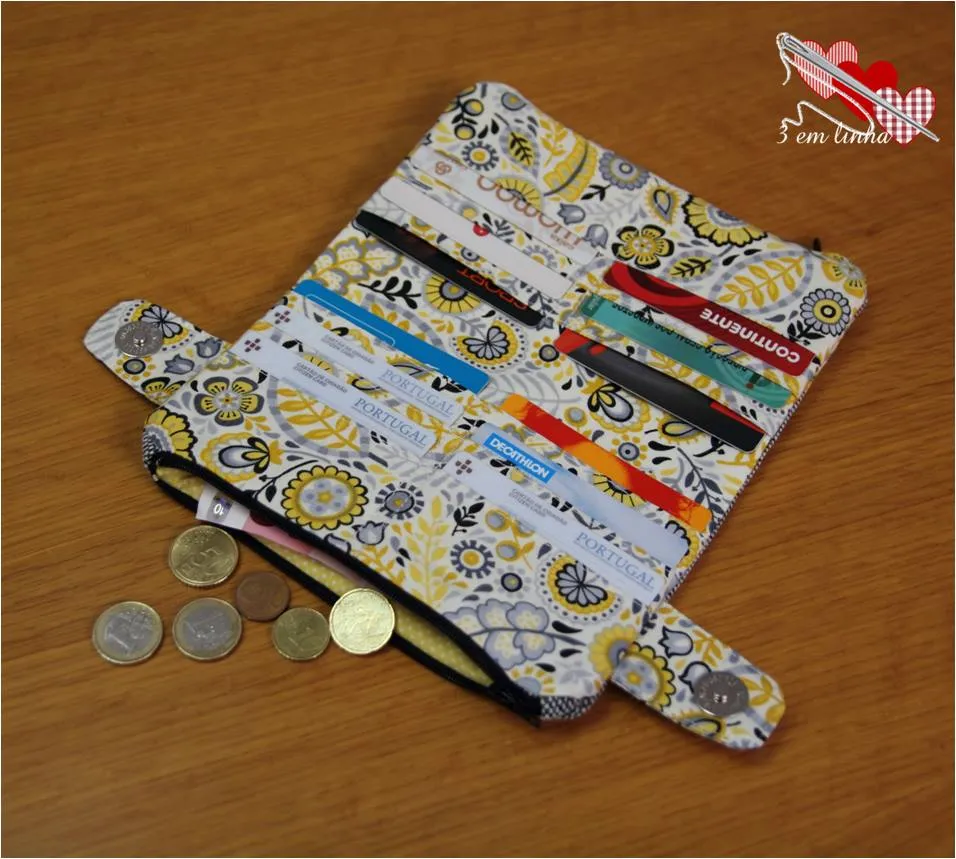Della Wallet Clutch