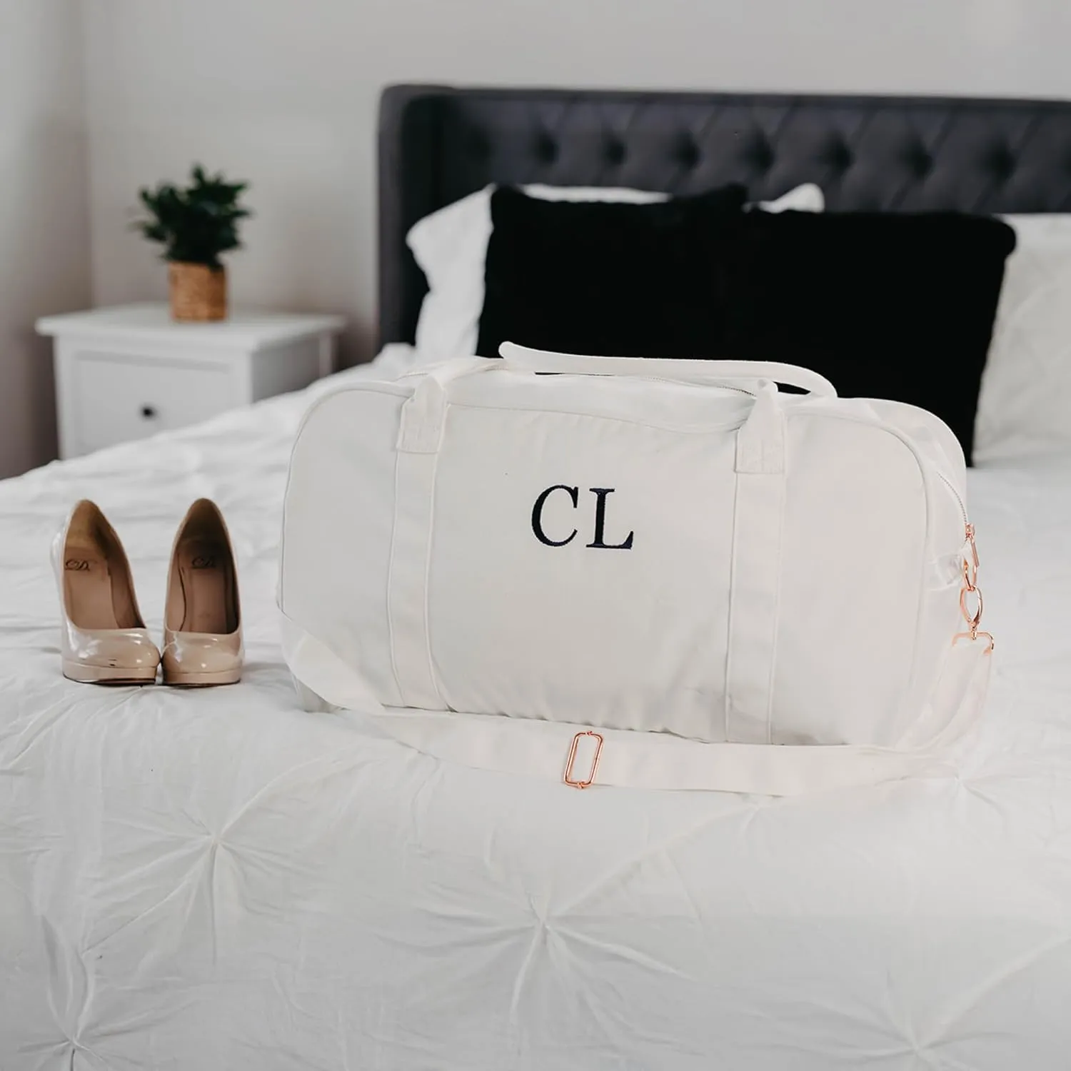 Embroidered Travel Duffle Bag with Name, Waterproof Personalized Weekender Bag, Custom Carry On Tote Bags for Women, Travel Essentials Gym Bag, Customized Hospital Bag, Overnight Luggage Bag - White