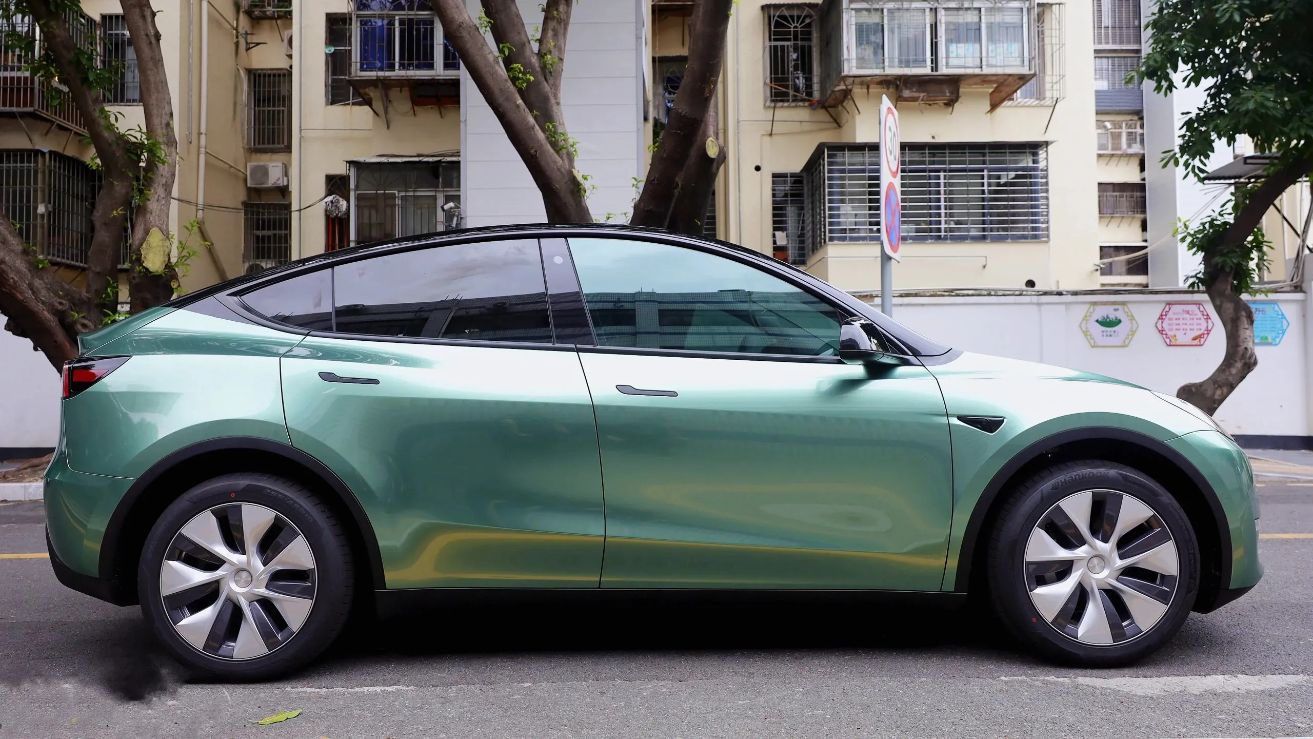 Gloss Metallic Hunter Jade Car Wrap