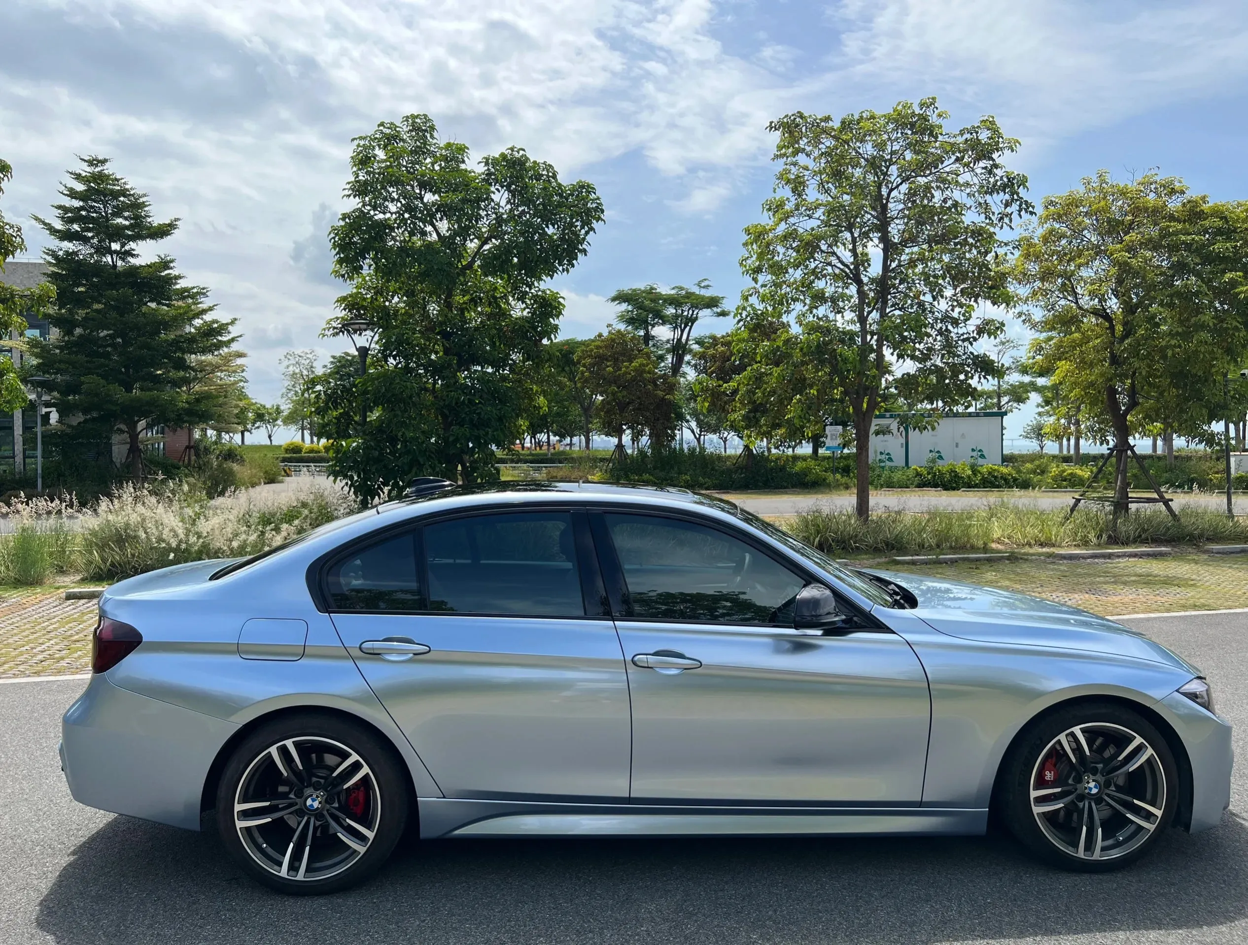 Gloss Metallic Mercury Gray Vinyl Wrap
