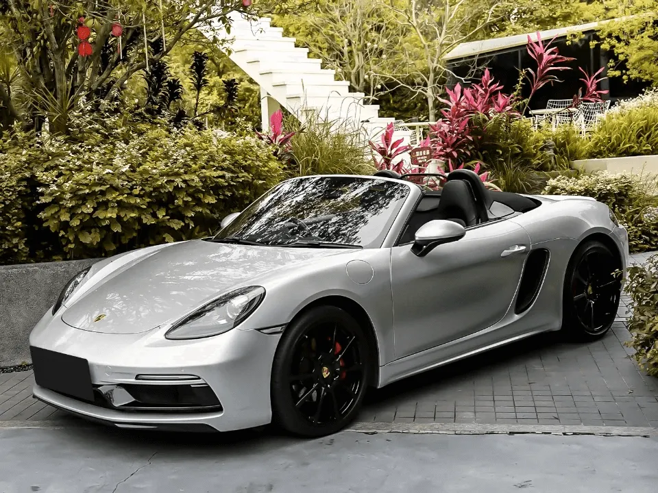 Gloss Metallic Silver Vinyl Wrap