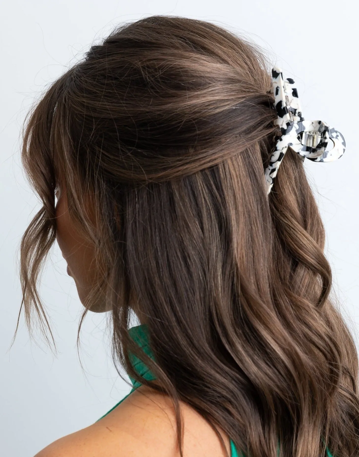 Holiday - ROMA MARBLE HAIR CLAW - BLACK   WHITE - HA51