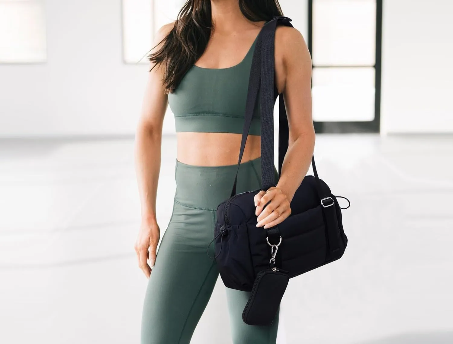 Mini Gym Bag for Women Girls Small Gym Tote Bag with Wet Compartment Waterproof Travel Duffle Bag Cute Workout Sport Bag (Black)
