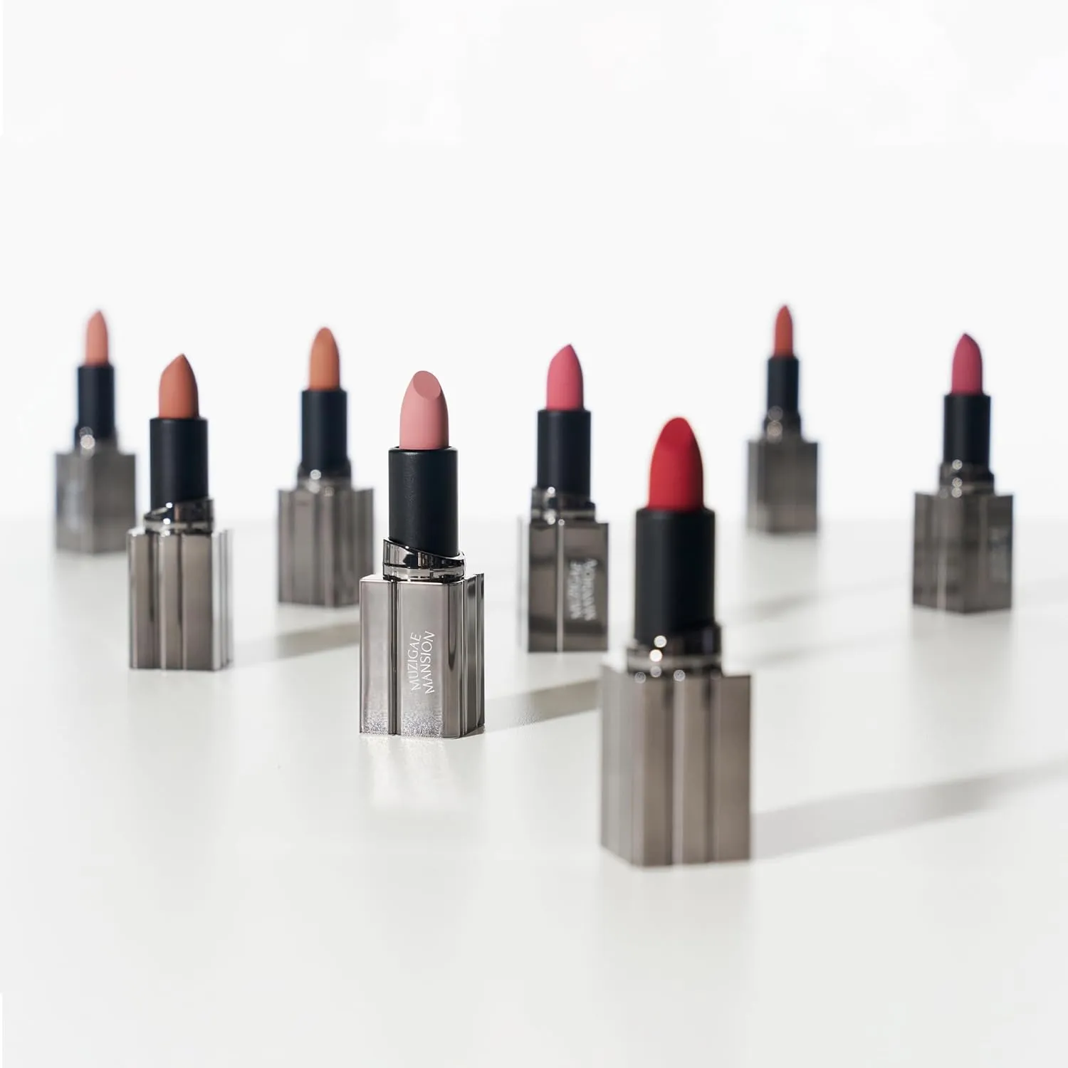 Moodwear Blur Lip Stick – Soft Blurring Tint, Long-Lasting Hydrating, Waterproof K-Beauty – MLBB & Bold Red Shades (Sleek Metallic Design) (Soft Matte Blurring Effect) (002 MAXI)