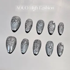 Silver Chrome on Chrome Y3K Nails