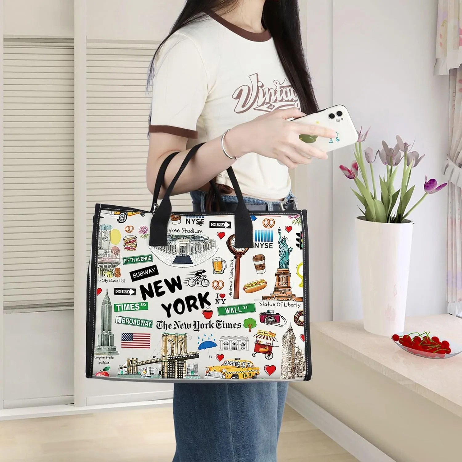 WZMPA New York Cosmetic Bag - Souvenir Gift & Vacation Makeup Pouch - Zipper Closure